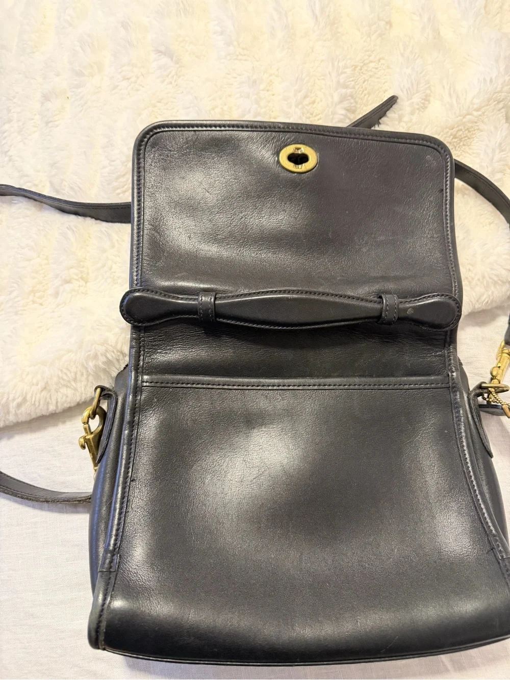 Vintage Coach Black Leather Messenger Crossbody Bag with Strap